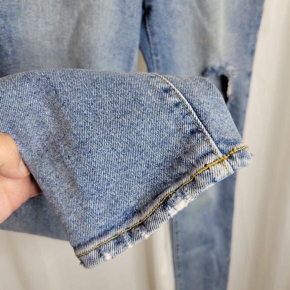 GAP Light Wash Straight Leg Ripped Holes Jeans, 24/00 - Picture 6 of 9